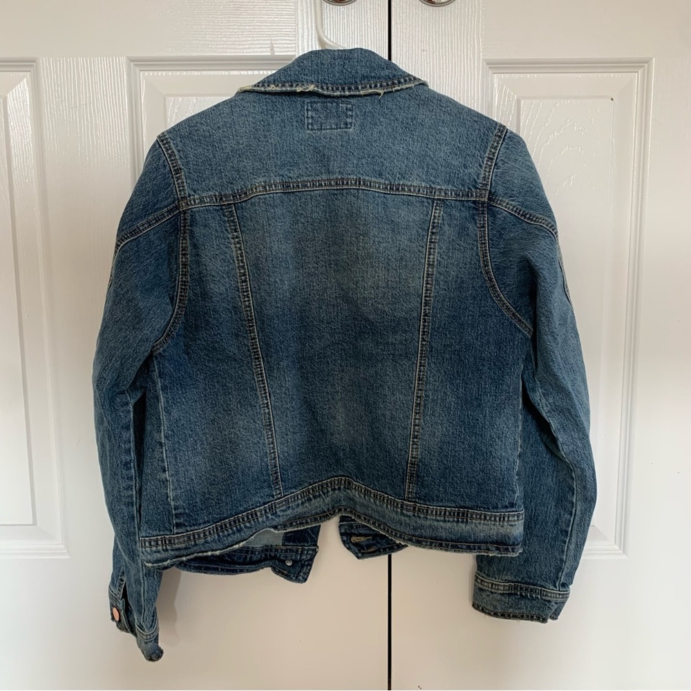 Universal Thread Distressed Jean Jacket - Picture 2 of 7